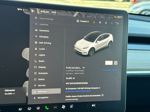 Used 2025 Tesla Model Y Long Range AWD/4WD image 29