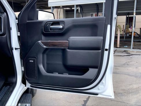 Used 2020 GMC Sierra 1500 SLT image 23