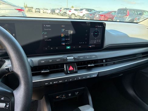 Used 2025 Kia K4 LXS image 17