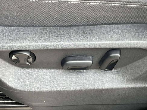 Used 2024 Volkswagen Atlas SE FWD image 14
