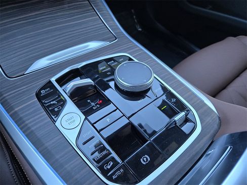 New 2026 BMW X5 xDrive50e w/ Premium Package image 23