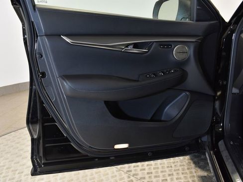 Certified 2025 INFINITI QX50 Luxe image 10