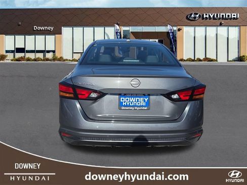 Used 2025 Nissan Altima 2.5 SV FWD image 4