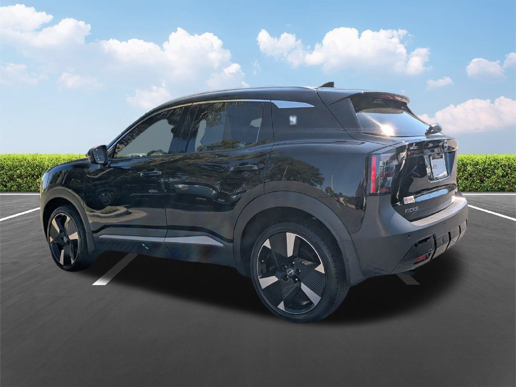 Used 2025 Nissan Kicks SR AWD/4WD image 7