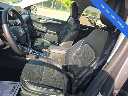 Used 2022 Ford Escape SEL w/ Technology Package FWD image 4