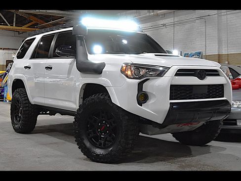Used 2021 Toyota 4Runner Venture w/ Moonroof Package AWD/4WD image 2