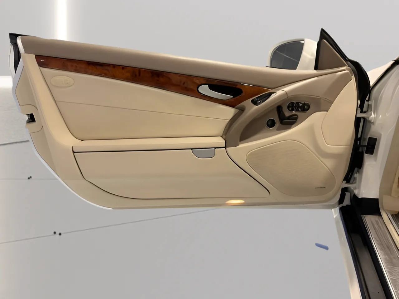 Used 2012 Mercedes-Benz SL 550 image 17
