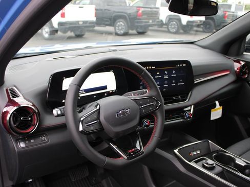New 2026 Chevrolet Equinox RS w/ LPO, Floor Liner Package FWD image 23