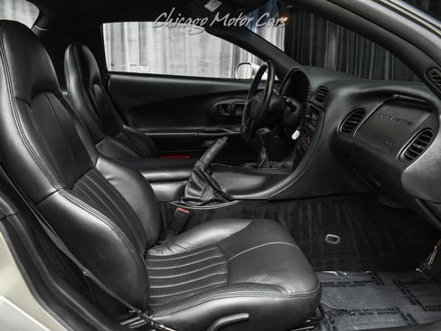 Used 1999 Chevrolet Corvette Coupe w/ Lighting Pkg RWD image 17