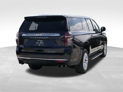 Used 2024 Chevrolet Suburban Premier RWD image 2