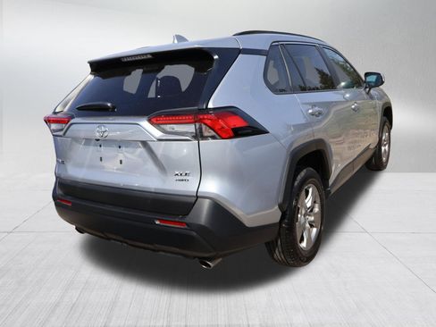 Used 2025 Toyota RAV4 XLE image 5