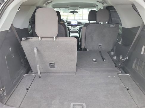 Used 2022 Ford Explorer XLT image 8