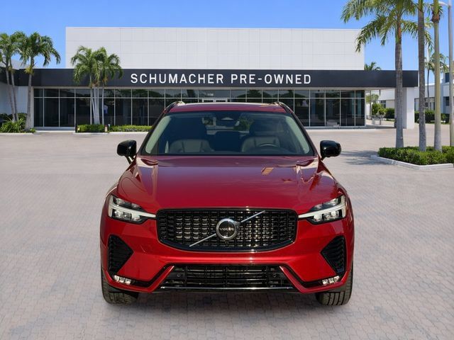 Certified 2024 Volvo XC60 B5 Plus AWD/4WD image 2