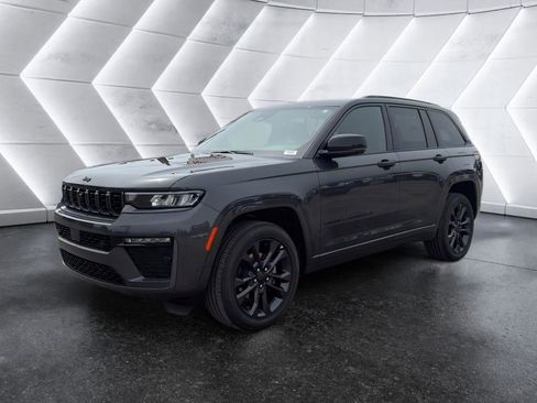 New 2026 Jeep Grand Cherokee Limited AWD/4WD image 4