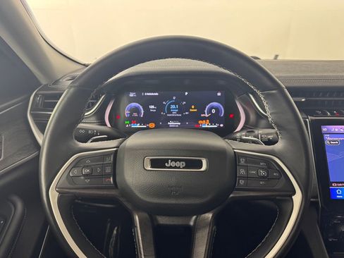 Used 2022 Jeep Grand Cherokee Limited AWD/4WD image 13