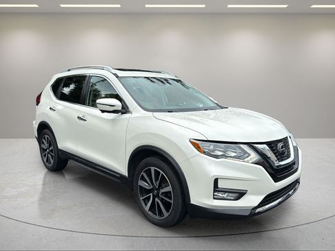 Used 2018 Nissan Rogue SL w/ Premium Package AWD/4WD image 4