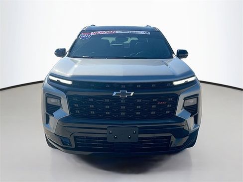 Used 2024 Chevrolet Traverse RS image 2