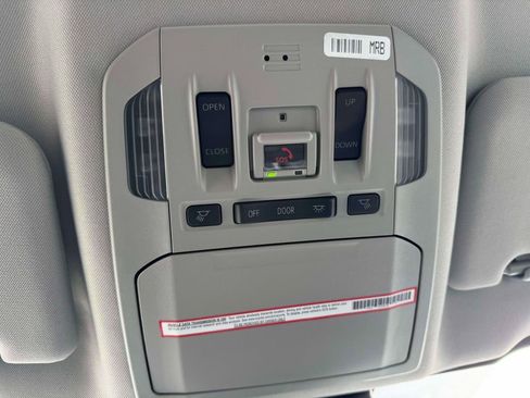 Used 2022 Toyota Highlander XLE image 33