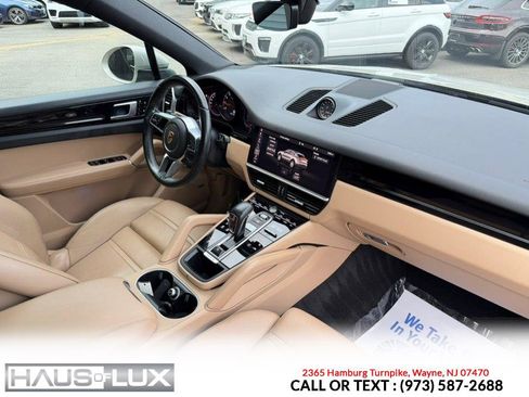Used 2021 Porsche Cayenne Coupe AWD/4WD image 4