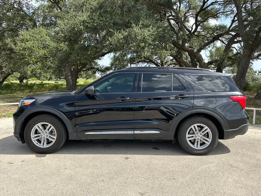 Used 2021 Ford Explorer XLT w/ Equipment Group 202A RWD image 8