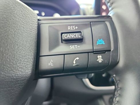 Used 2025 Nissan Rogue SL w/ SL Premium Package image 26