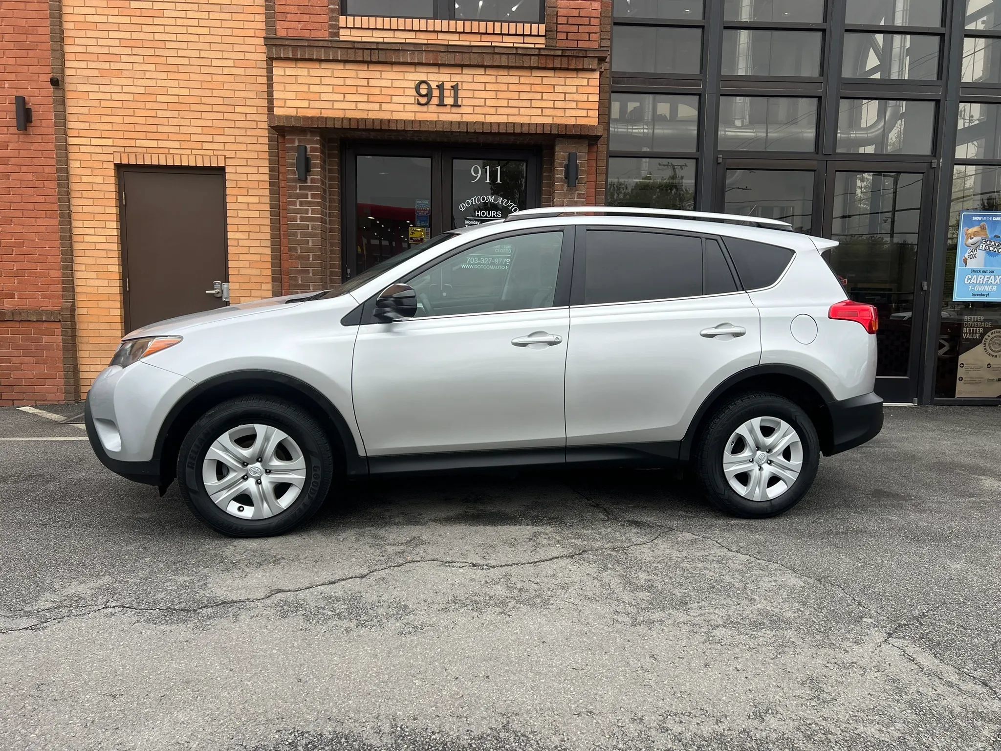 Used 2015 Toyota RAV4 LE AWD/4WD image 4