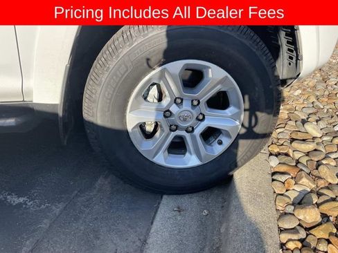 Used 2024 Toyota 4Runner SR5 Premium w/ Moonroof Package AWD/4WD image 11