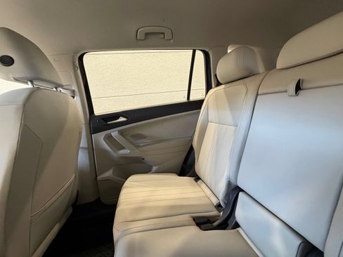 Certified 2023 Volkswagen Tiguan SE FWD image 35