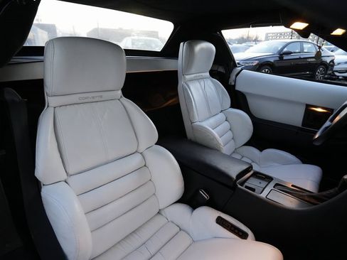 Used 1992 Chevrolet Corvette Convertible image 18