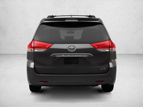 Used 2012 Toyota Sienna XLE image 15