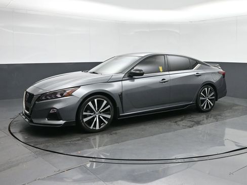 Used 2020 Nissan Altima 2.5 SR image 3