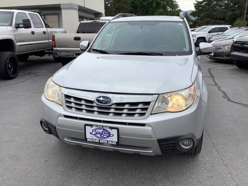 Used 2011 Subaru Forester 2.5X Limited AWD/4WD image 4