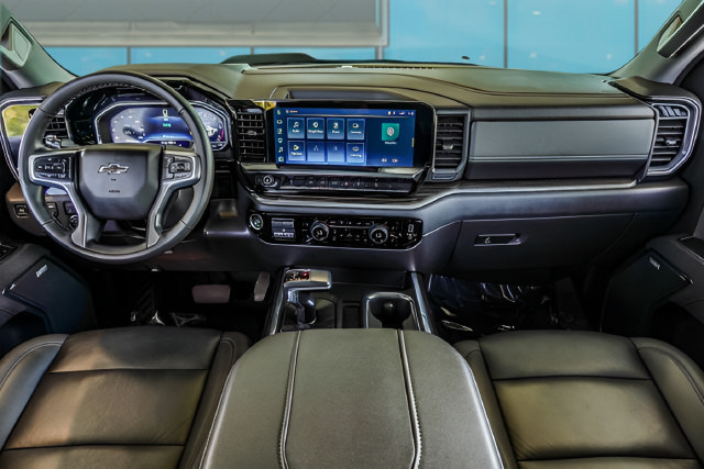 Used 2025 Chevrolet Silverado 1500 LT Trail Boss w/ Convenience Package II AWD/4WD image 10