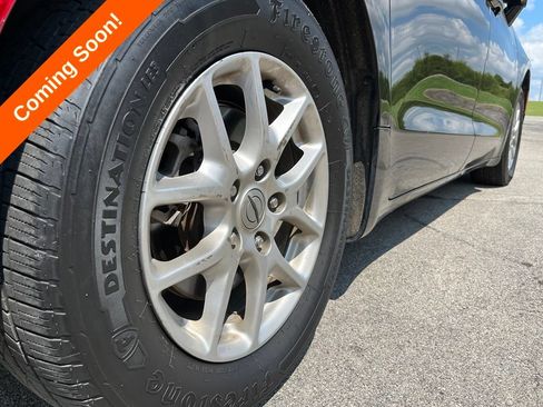 Used 2024 Chrysler Pacifica Touring FWD image 12