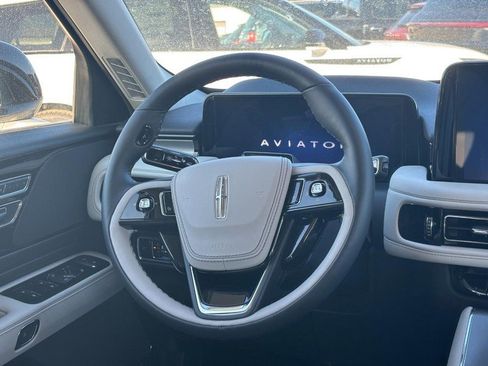 New 2026 Lincoln Aviator AWD image 14
