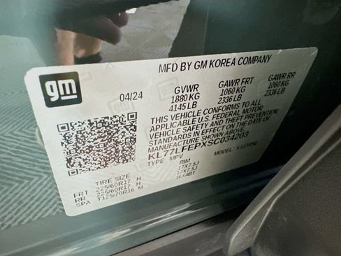 Used 2025 Chevrolet Trax LS w/ LS Convenience Package FWD image 29