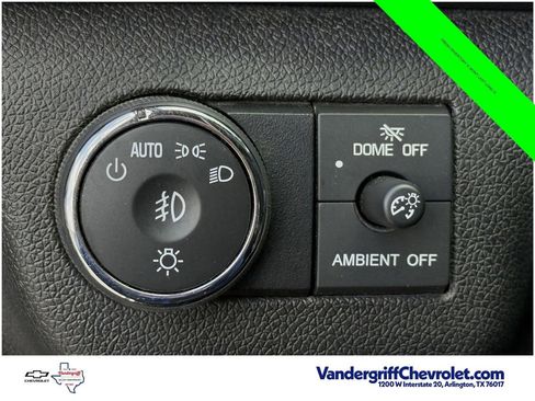 Used 2015 Chevrolet Traverse LTZ FWD image 17