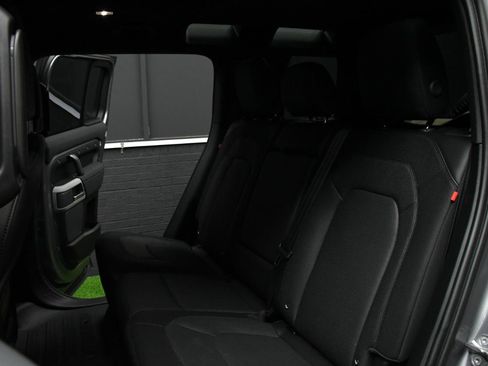 Used 2023 Land Rover Defender 110 X-Dynamic SE AWD/4WD image 41