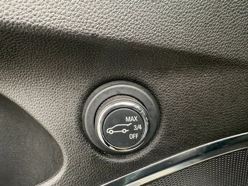 Used 2024 Buick Enclave Premium image 17