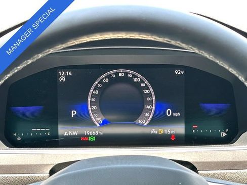 Used 2022 Volkswagen Tiguan SE w/ Panoramic Sunroof Package FWD image 25