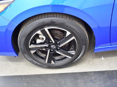 Used 2025 Nissan Sentra SV FWD image 34