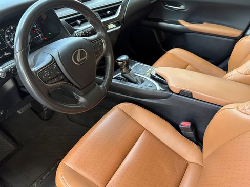 Used 2021 Lexus UX 200 w/ Accessory Package (Z1) FWD image 11