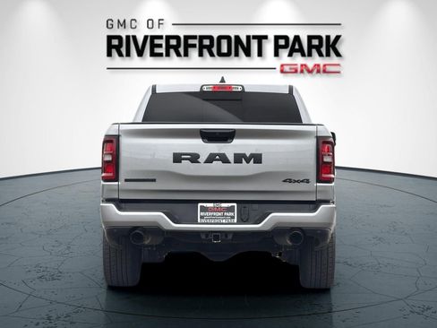 Used 2025 RAM 1500 Big Horn AWD/4WD image 4