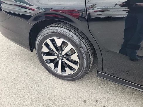 Used 2025 Honda Odyssey EX-L image 40