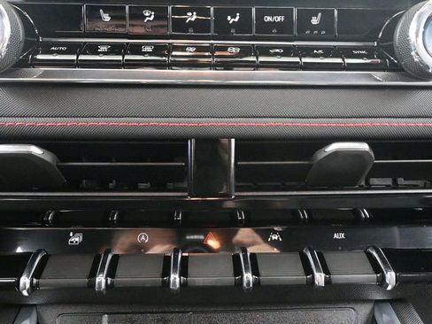 Used 2024 Chevrolet Colorado Z71 w/ Z71 Convenience Package 2 image 14