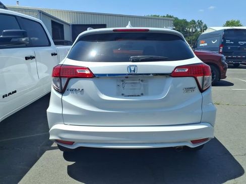 Used 2019 Honda HR-V Touring image 9