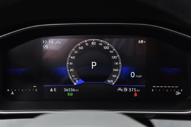 Used 2025 Volkswagen Jetta SE FWD image 12