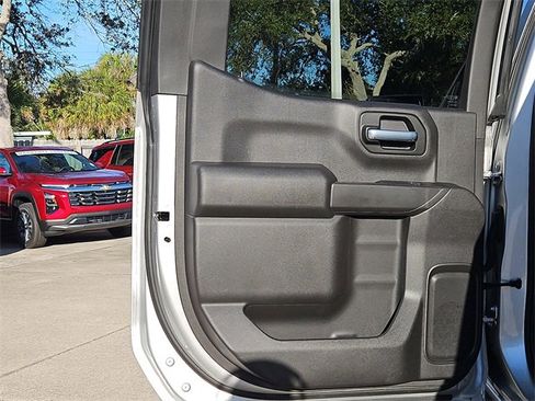 Used 2022 Chevrolet Silverado 1500 Custom image 13