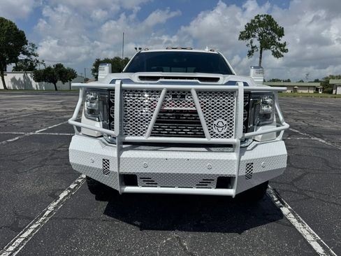Used 2022 GMC Sierra 3500 Denali w/ Technology Package AWD/4WD image 3