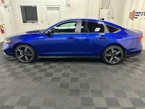 Used 2024 Honda Accord Sport image 6
